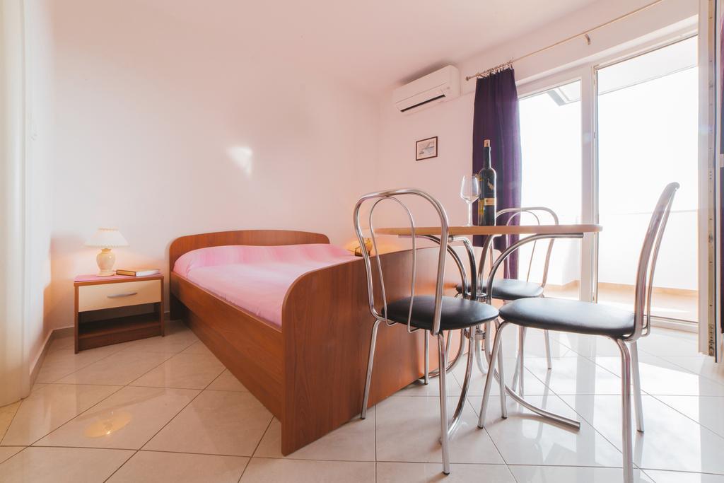 Apartments Dada Omiš Chambre photo