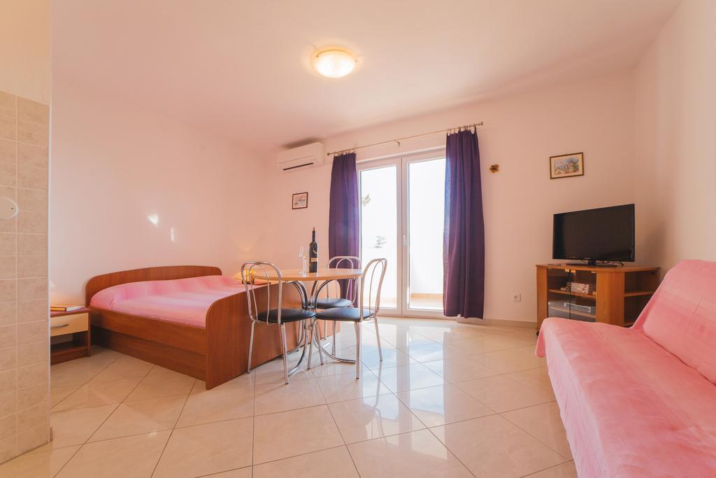 Apartments Dada Omiš Chambre photo