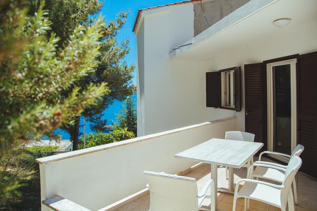 Apartments Dada Omiš Chambre photo