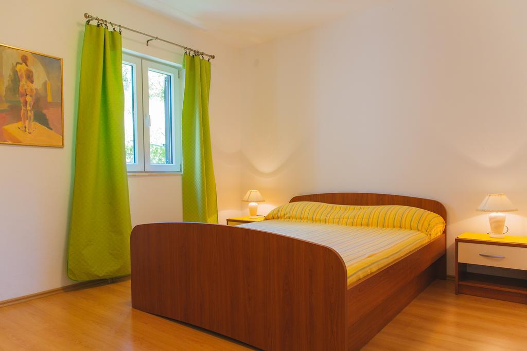 Apartments Dada Omiš Chambre photo