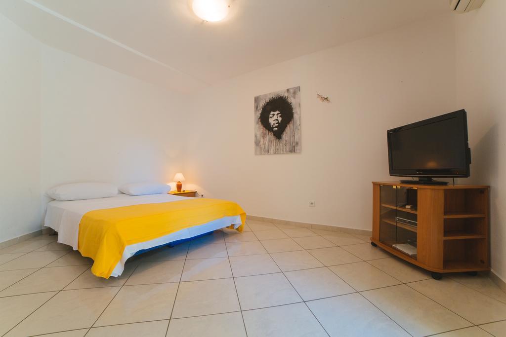 Apartments Dada Omiš Chambre photo